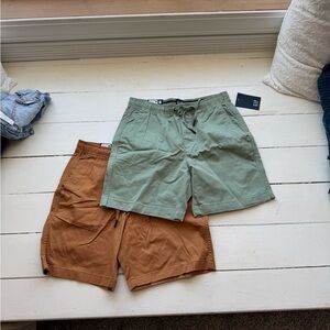 H&M Men's Olive and Rust Flat Front Shorts